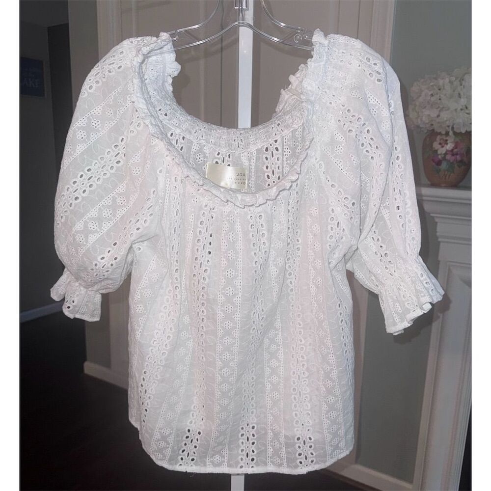 J.O.A. Los Angeles Anthropologie Off Shoulder Eyelet Blouse‎ White Size L